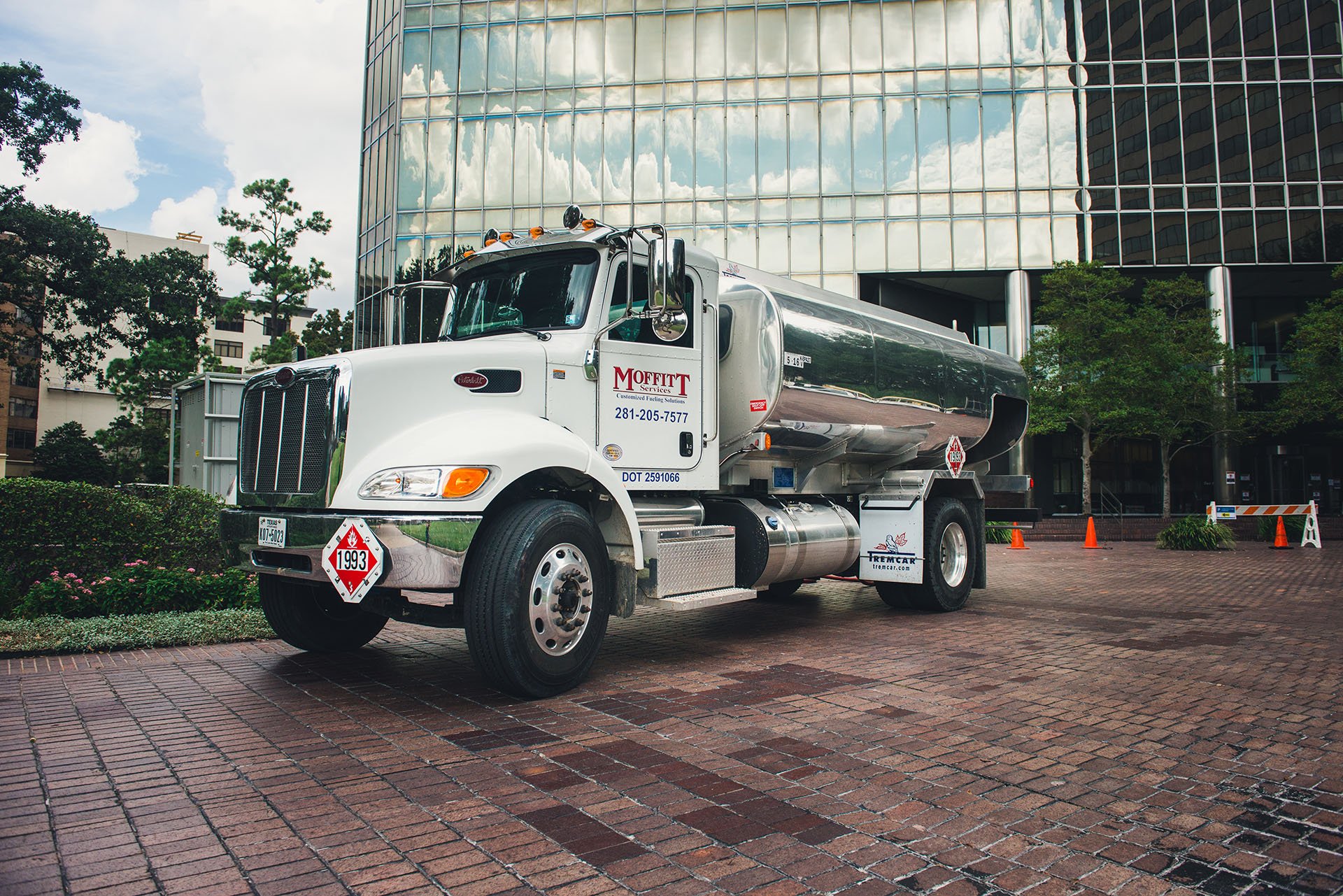 The Top 5 Benefits of a Fuel Delivery Service for Your Business